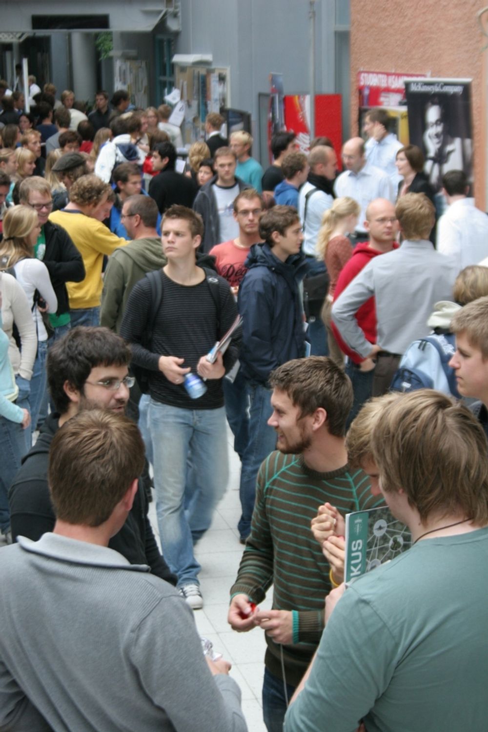 KARRIERDAGEN: Mange studenter er på utkikk etter sommerjobb for 2007