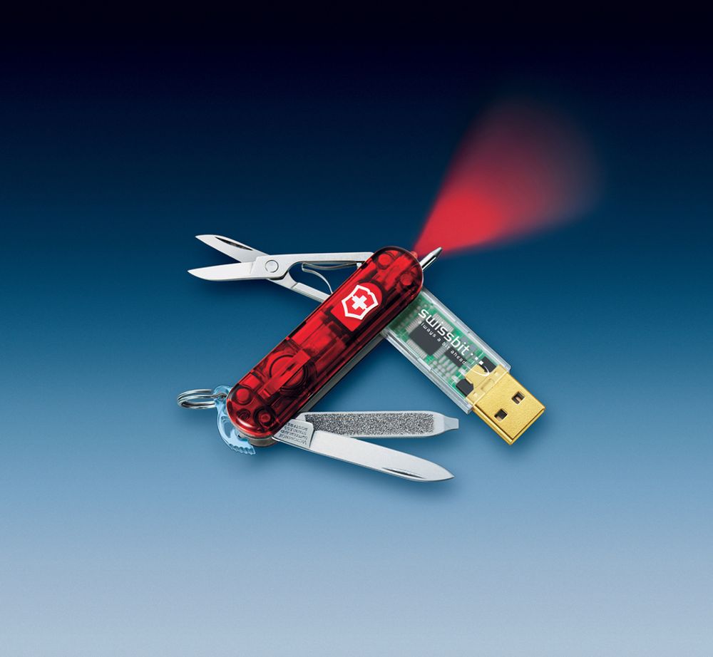 Swiss Army knife - med minne (USB-pinne) og lys.