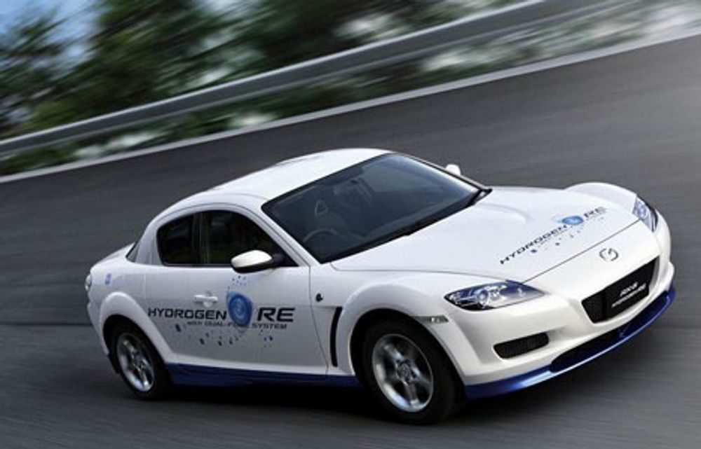 I Japan kan myndigheter og organisasjoner lease en hydrogendrevet Mazda RX8. Nå viser de for første gang fram bilen i Norge.