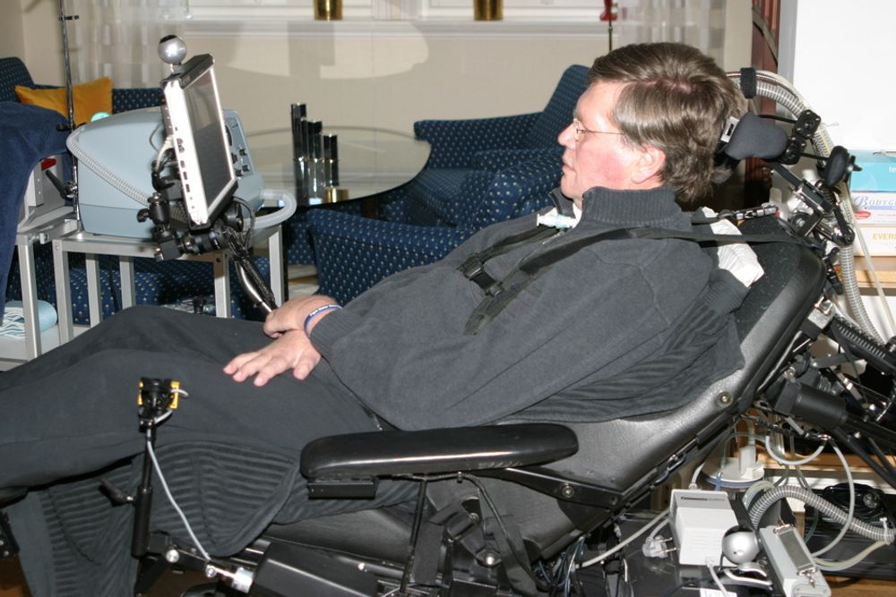Knut Julius Moskvil er ALS-rammet, men med Rolltalk styrer han rullestollen med øyet, likeså PC, mobiltelefon, TV og mye mer.