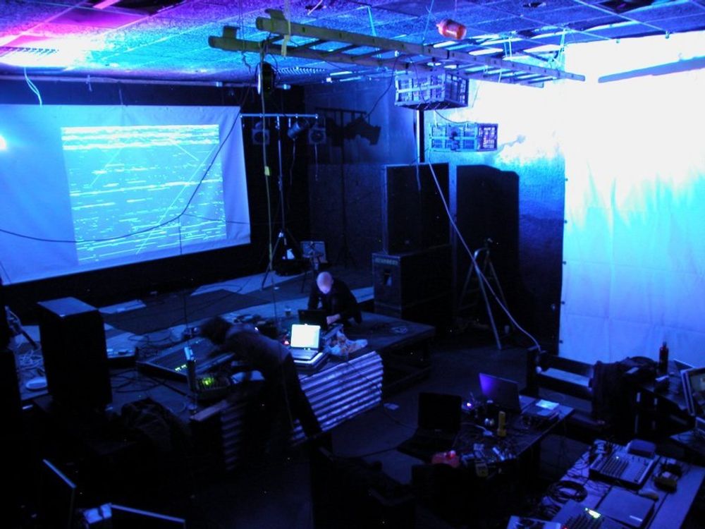 DATALAB: Artificial Paradise ønsker oss velkommen til sitt åpne datalaboratorium. Foto:Interface and Society