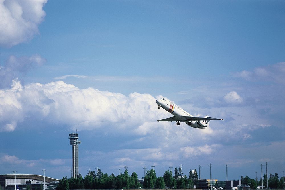 UNDER KONTROLL:Etter hvert som flyene tar av og lander på Oslo Lufthavn, passerer de gjennom ansvarsmområdet til tre kontrollinstanser.Foto Trond Isaksen, Olso Lufthavn