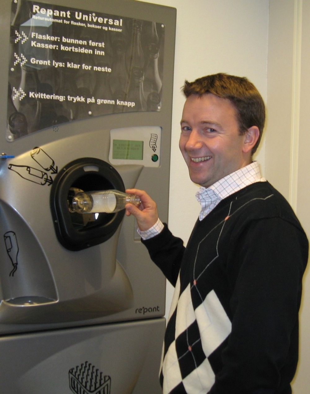 GODKJENT: Repants automater er godkjent til nytt tysk system. Det er direktør Christian Andersen fornøyd med.