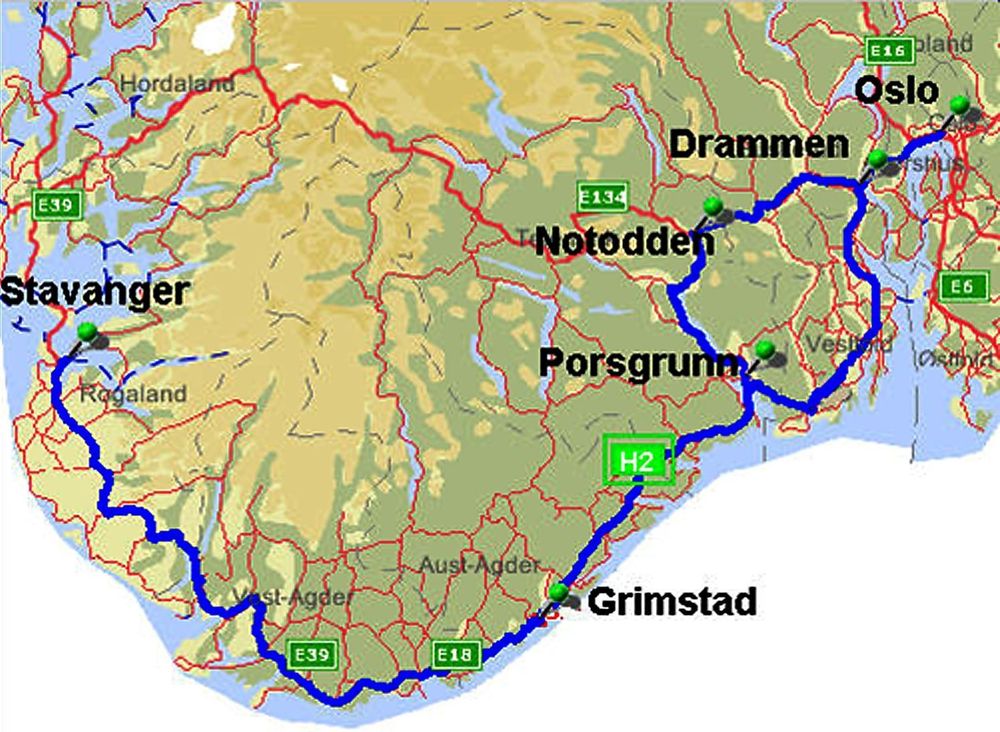 VERDENS LENGSTE: Norge kan få verdens lengste sammenhengende kjørevei med hydrogen fyllestasjoner i 2008.