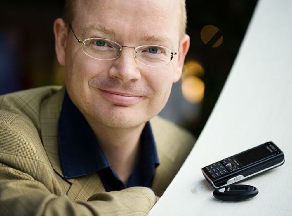 enCap har utviklet teknologi som gjør at mobiltelefonendin kan brukes til å identifisere deg overfor for eksempel nettbank. Petter Taugbøl (bildet) står bak løsningen.