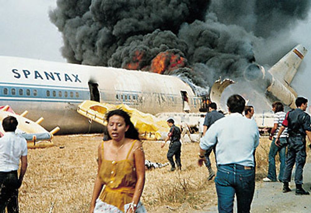 McDonnel-Douglas DC 10 - et problemfly.13. januar 1982 hørte piloten noen rare lyder fra Spantax-flyet, og avbrøt avgangen fra Malaga. Flyet tok fyr da det havnet utenfor rullebanen. 51 mennesker omkom. Totalt skal rundt 1000 mennesker ha omkommet i DC 10-ulykker.