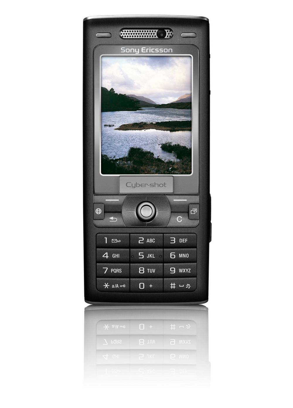 KONKURRENT: Når Sony Ericsson nå lanserer en telefon med digitalkamera på 3,2 megapiksler, spørs det om ikke mange heller velger det fremfor et dedikert kamera.
