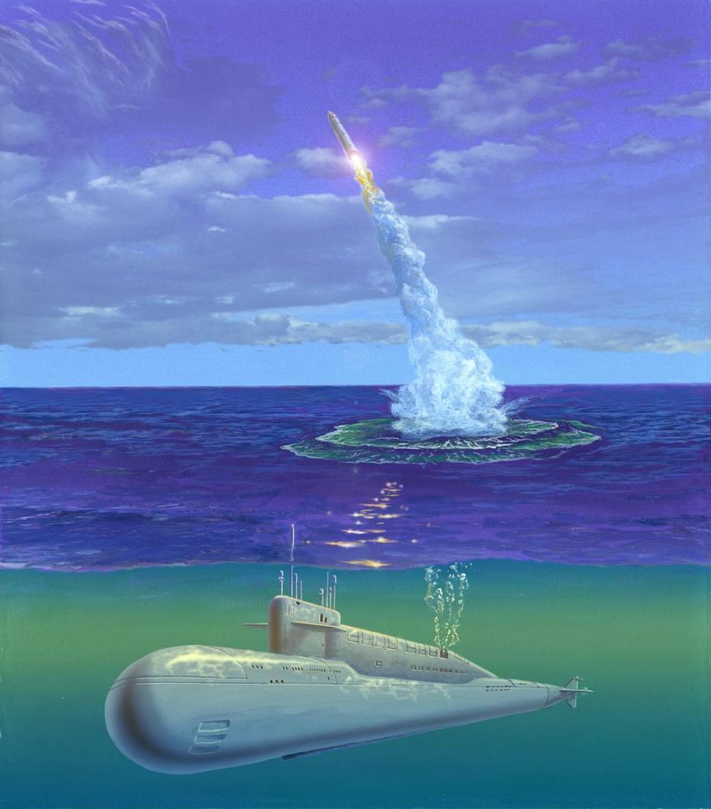 Neddykket. Oppskytningen av Cosmos 1 skal skje fra den russiske undervannsbåten Kalmar, av Delta III klassen, neddykket i Barentshavet. Bæreraketten Volna er et ombygget langdistansemissil. (Michael Carroll, The Planetary Society)