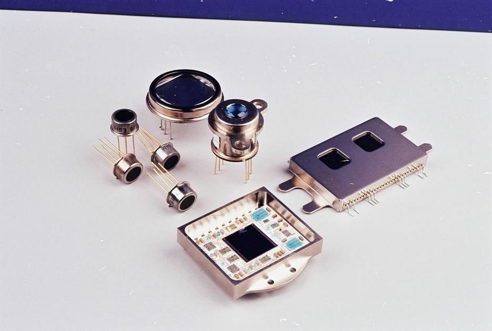 STORT SPEKTER: AME lager en mengde ulike typer detektorer og opto-hybrider.FOTO: AME