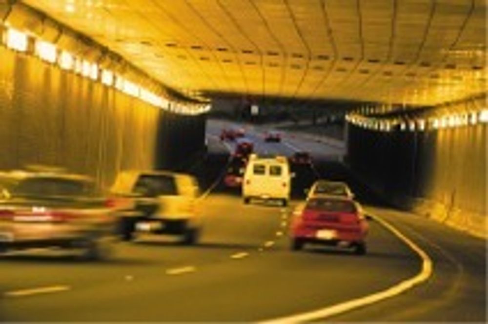 Over halvparten av bilistene vet ikke hva de skal gjøre om det blir brann i en biltunnel.