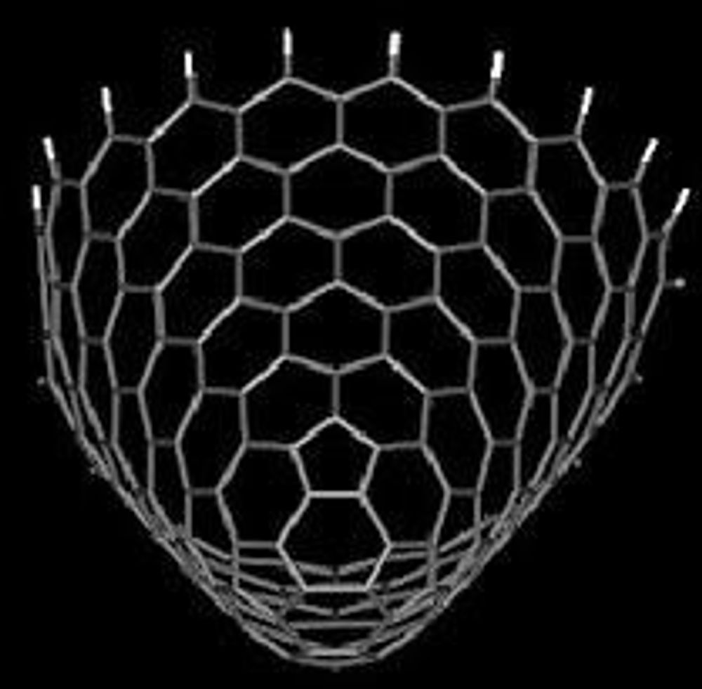 FEMKANTKON: Beregnet modellstruktur av en type karbon kjegle. IFE forsker på muligheten
for at disse kjeglene kan egne seg for bl.a. hydrogenlagring.