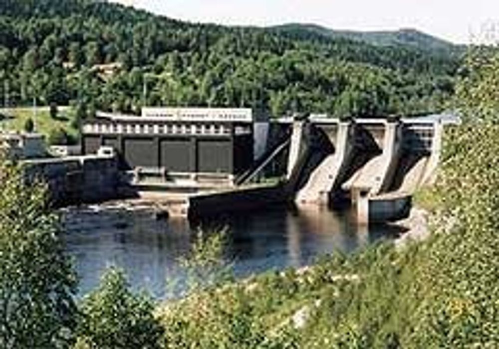NORSK I SVERIGE: Moforsen kraftverk i Ångermanelven er et av kraftverkene som nå er i Statkrafts eie. Foto: Sydkraft