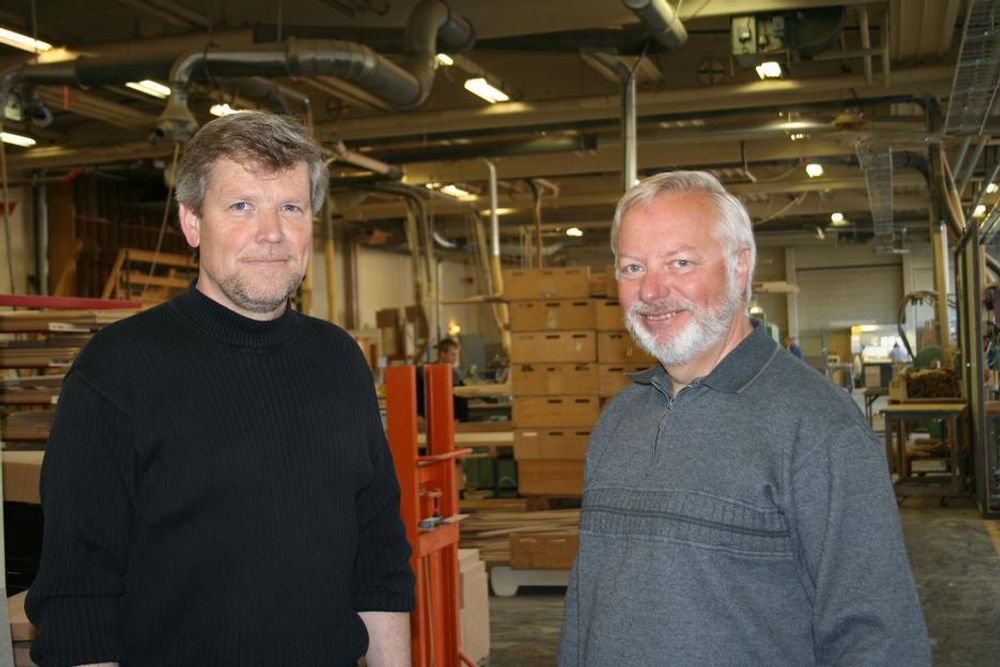 SAMARBEIDER: Produksjonssjef Øyvind Rolberg (t.v.) på Huseby får konsulenthjelp av Øyvind Moe fra Teknologisk institutt.