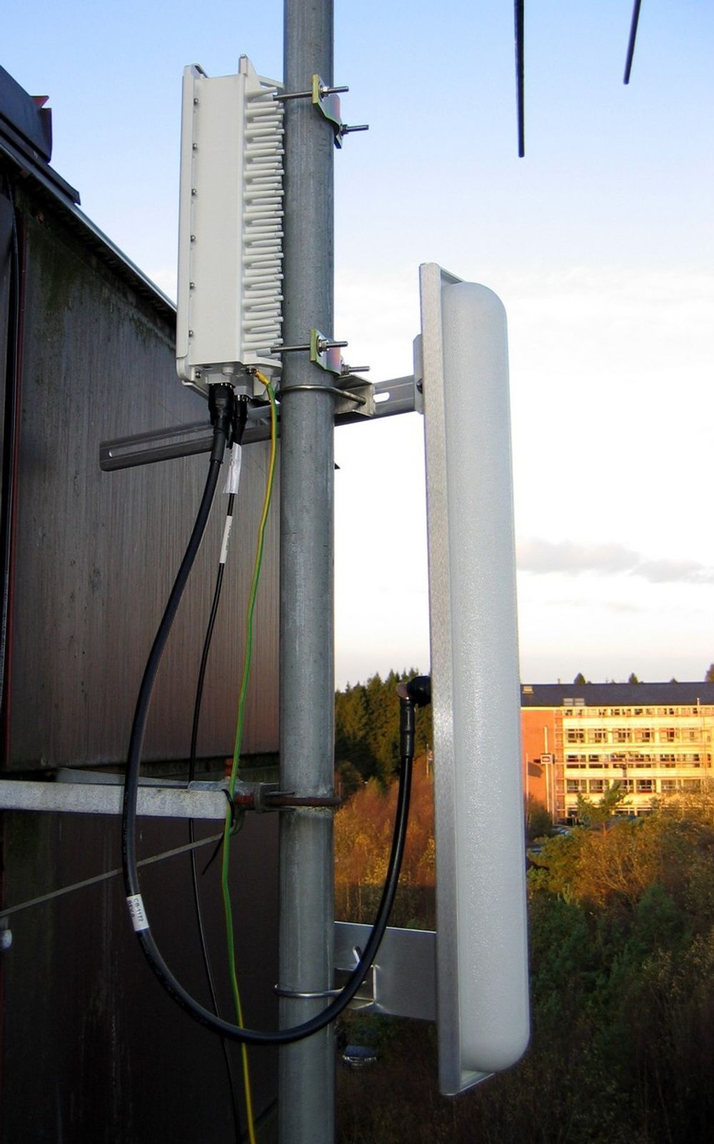 ANTENNER: Alcatel satser tungt på WiMax-teknologien, og denne antennen er utviklet spesielt for formålet. FOTO: ALCATEL