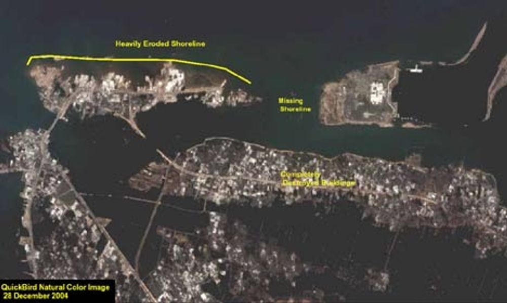 Havneområdet ved Banda Aceh er totalt ødelagt av Tsunamien. Bildet er tatt 28. desember, to døgn etter flodbølgen.