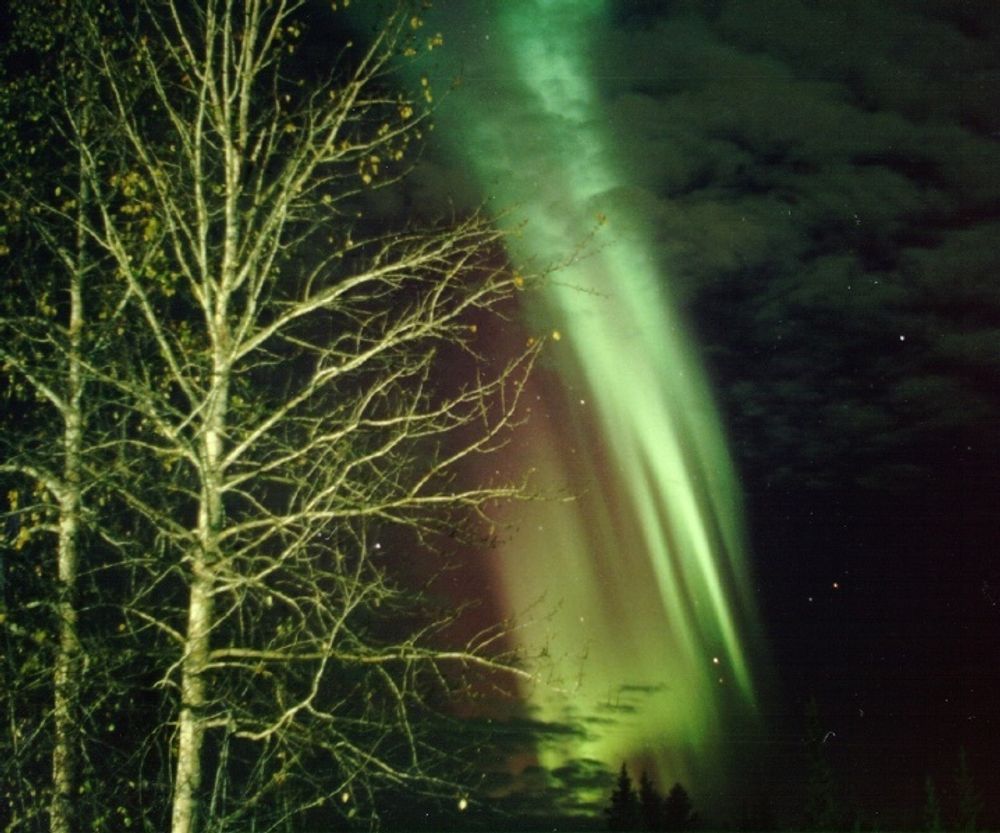 FASCINERER: Nordlys fascinerer, men de enorme elektromagnetiske stormene er samtidig svært viktige å holde oversikt over. Derfor er de norske forskningsresultatene av avgjørende betydning.