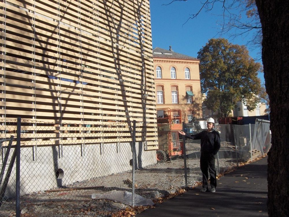HARMONI: Det er harmoni mellom ny og gammel fasade på Ullevål, mener prosjektleder Arnulv Eskeland.