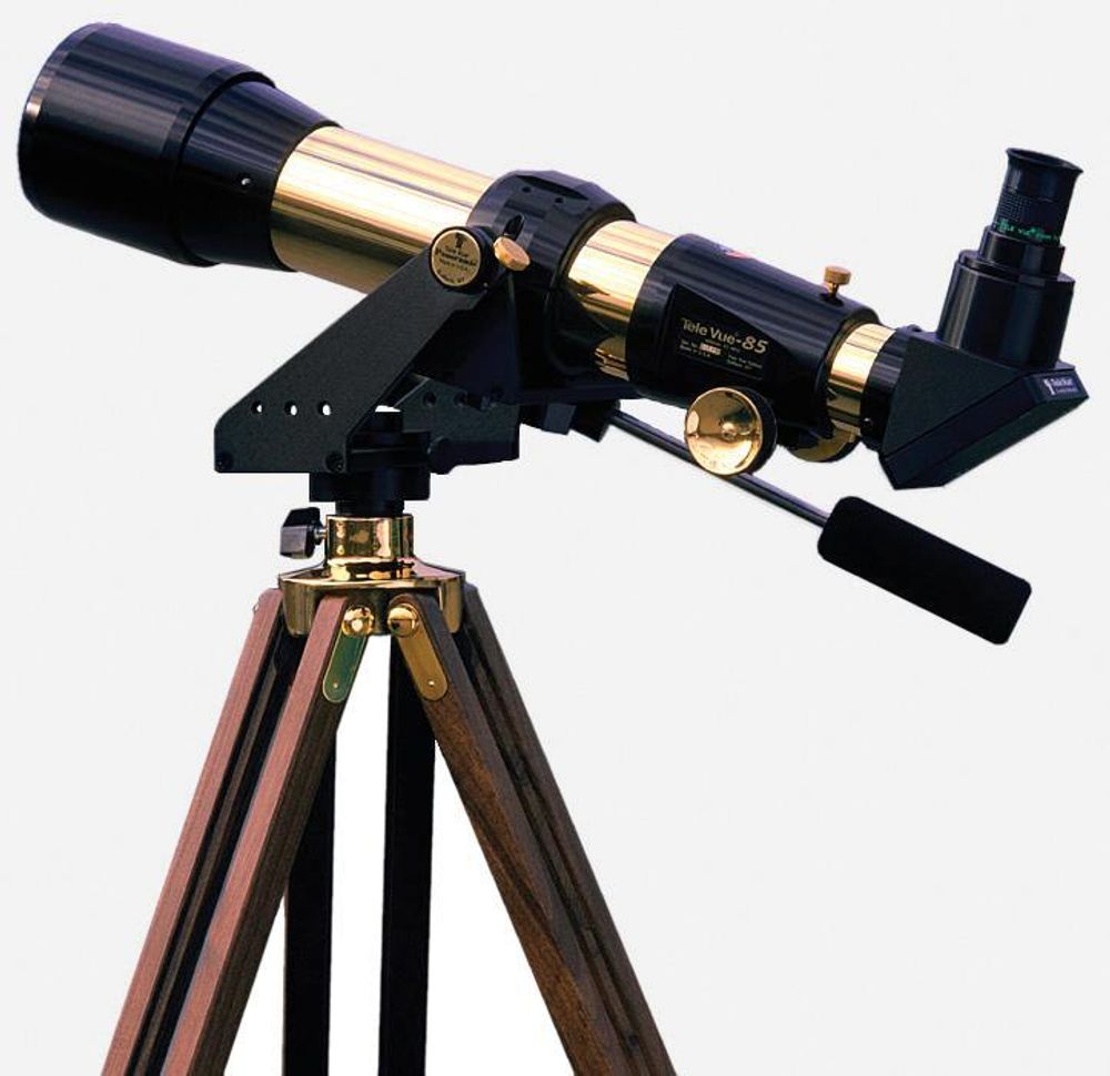 LINSE: En refraktor er et teleskop med linse. Denne modellen fra Tele Vue koster 15 800 kroner. FOTO: OPTILINE