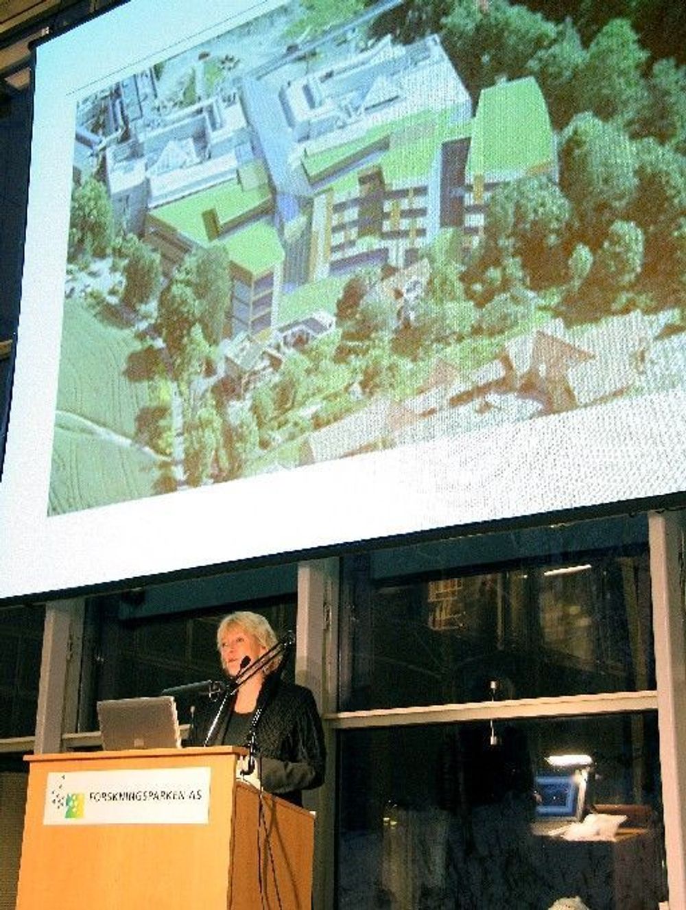 MARKERING:Utdannings- og forskningsminister, Kristin Clemet markerte etableringen av den nye miljøforskningsenteret i Oslo.