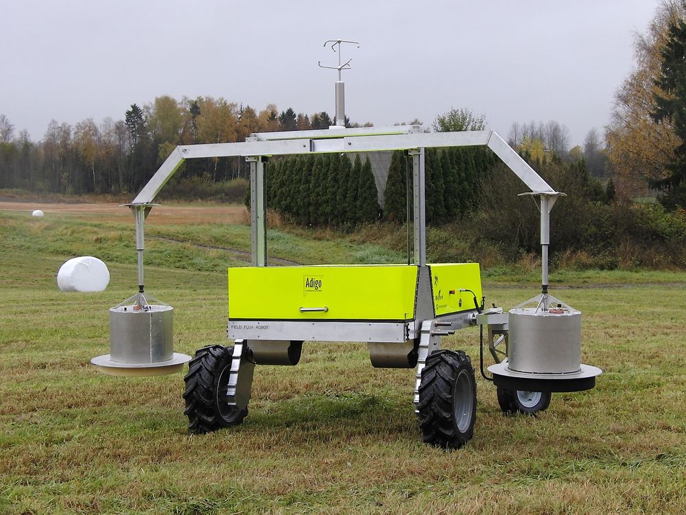Sintef har utviklet et måleinstrument som skal testes ut videre på en selvgående robot som kan gjøre gassmålinger ute på åkeren.