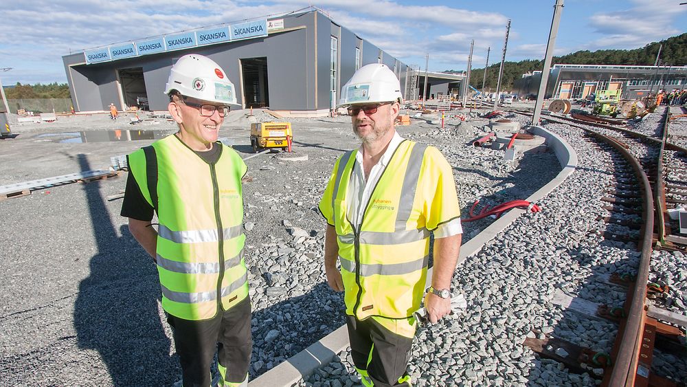 F.v.: Rune Jenssen og Leon Fauske, henholdsvis informasjonsrådgiver og prosjektleder depot og verksted, Bybanen Utbygging. 
