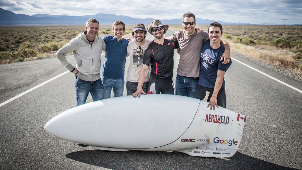 Aerovelo-teamet som satte verdensrekord i hastighet på pedalkraft torsdag denne uken. 