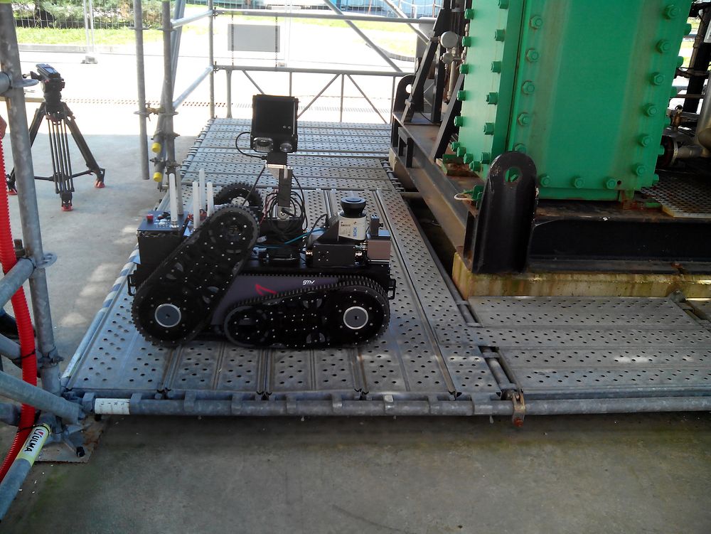Foxiris-roboten som er utviklet av GMV er med i en robotiseringskonkurranse arrangert av oljeselskapet Total. 