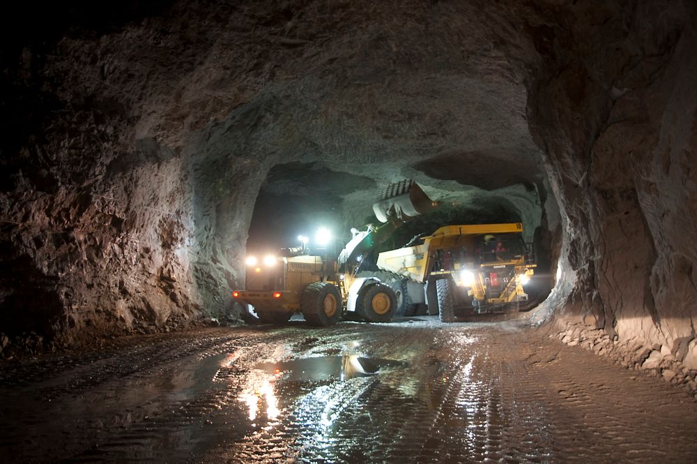 I en rapport Norges geotekniske institutt (NGI) har laget for NOAH heter det at kalksteinen i Dalen gruver i Brevik er massiv med liten oppsprekkingsgrad. Det slipper dermed inn lite vann.