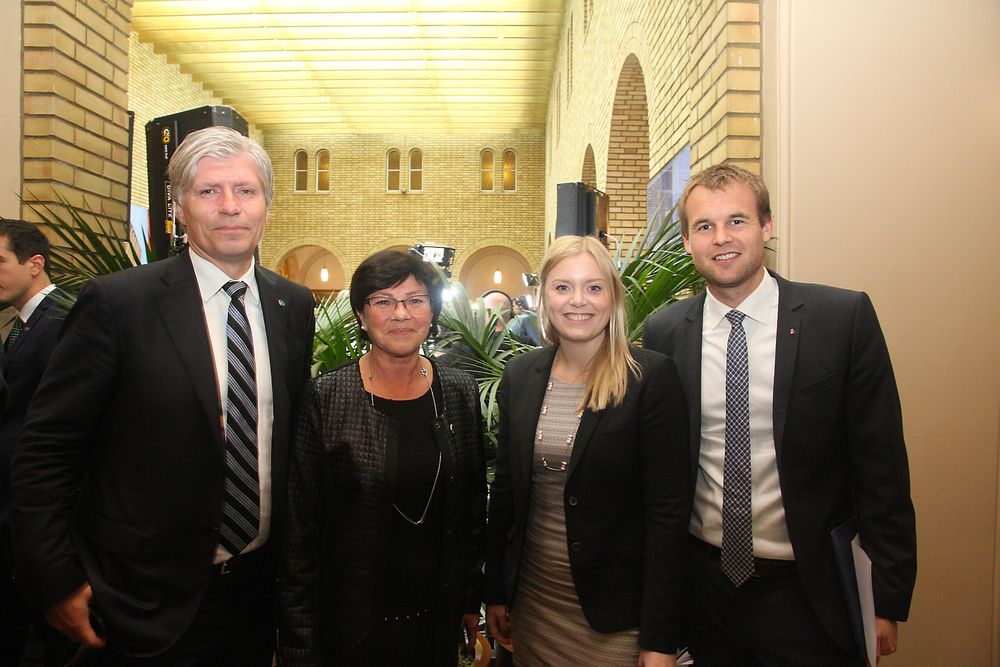Grønne venner: Leder for Energi- og miljøkomiteen, Ola Elvestuen (V), Bente Thorsen (Frp), Tina Bru (H) og Kjell Ingolf Ropstad (Krf).