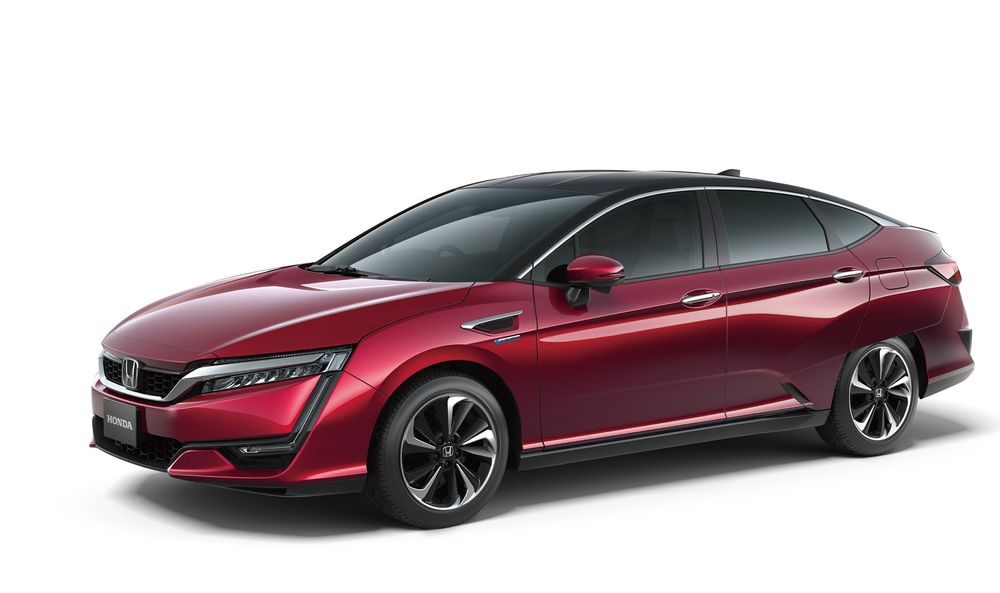  Honda Clarity Fuel Cell ble vist fram for første gang på Tokyo motor show onsdag.