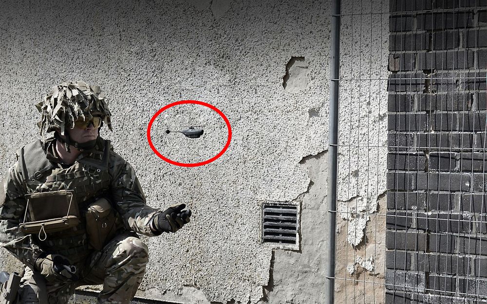 Black Hornet i forbindelse med testing/demonstrasjon i det britiske forsvaret. 