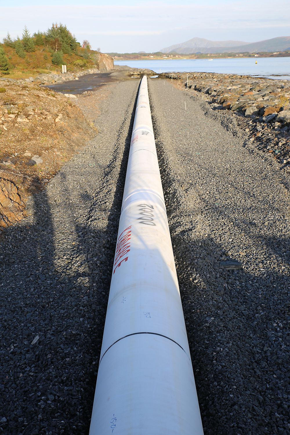 Her kommer Polarled-ledningen til land på Nyhamna. Den skal forsyne anlegget med mer gass fra Norskehavet. 