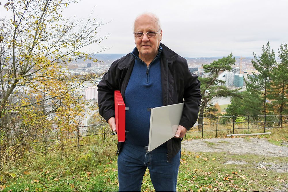 Seniorgründer: Per Wesseltoft (84) har fått patent på et nytt varme­prinsipp, og han har startet en bedrift som skal produsere de nye varmeovnene. Foto: Odd R. Valmot