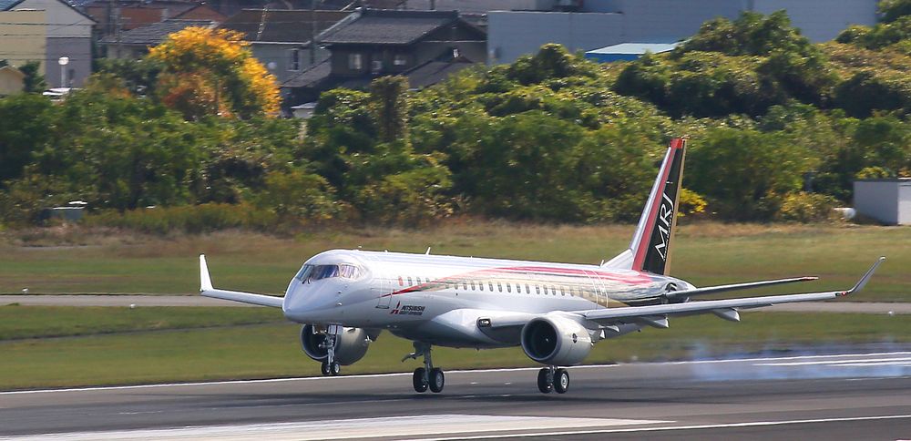 Mitsubishi MRJ90 på sin jomfruferd fra Nagoya lufthavn. 
