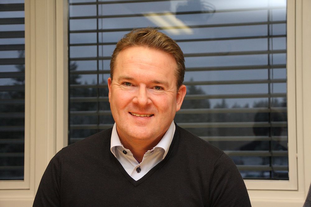 Fabrikksjef Henrik Futtrup kom til Magnor i juni 2014. Da gikk bedriften i minus. Nå går den med overskudd og han ser fortsatt mange forbedringsmuligheter.