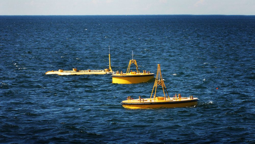 Seabased-bøyene i havet. 