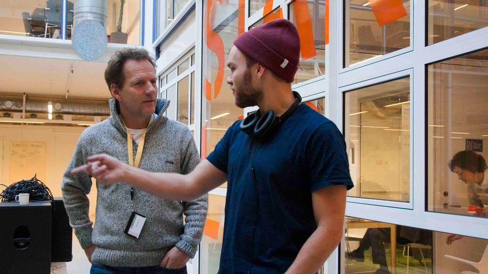 Rolf Assev og Kjetil Holmefjord i Startuplab er begge med på å bestemme hvem som skal få midler fra Founders Fund.