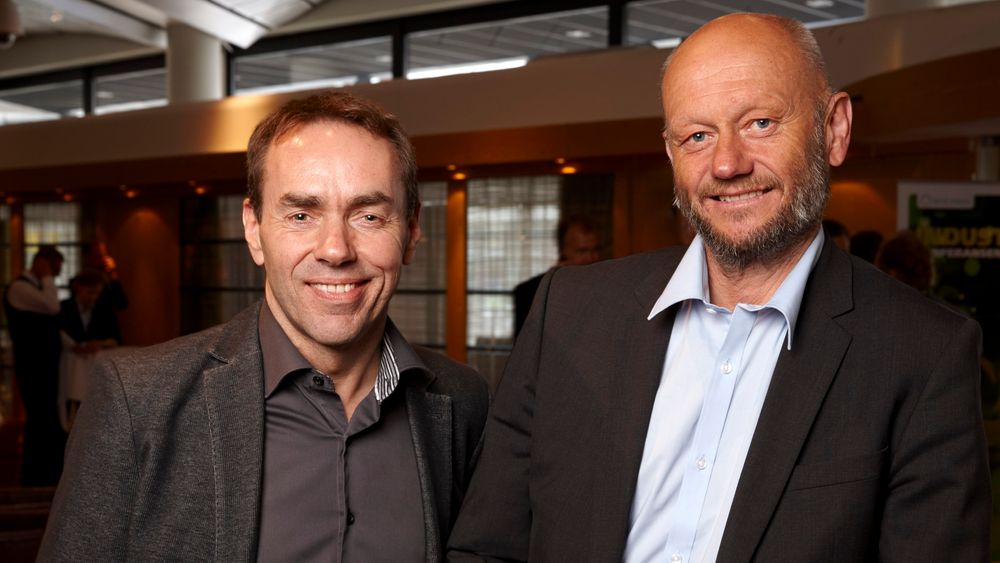 Fra venstre, Svein Hjelmås, prosjektdirektør for Eliaden 2016 og Stein Lier Hansen i Norsk Industri. Hjelmås venter økt antall besøkende som resultat av Norsk Industris engasjement.