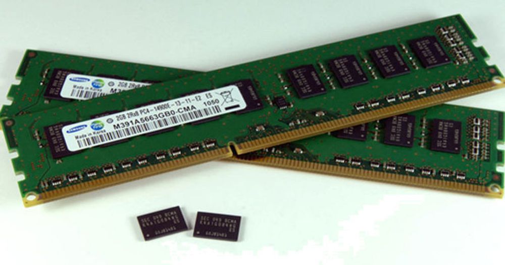 De første DDR4 minnemodulene fra Samsung.