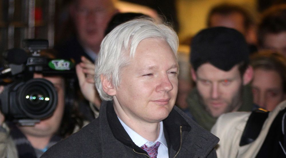 Wikileaks-gründer Julian Assange på vei til høring i britisk høyesterett 2. februar i år. Kjennelsen i utleveringssaken faller onsdag.