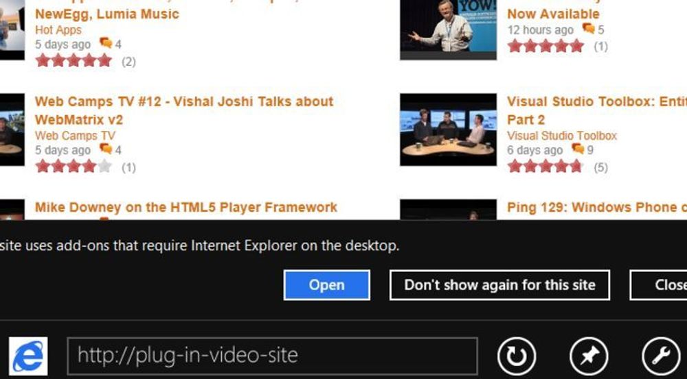 Metro-utgave av Internet Explorer i Windows 8 vil vise brukeren denne dialogen dersom nettstedet gjør det klart at det ikke kan brukes med full funksjonalitet uten at nettleseren støtter plugins.