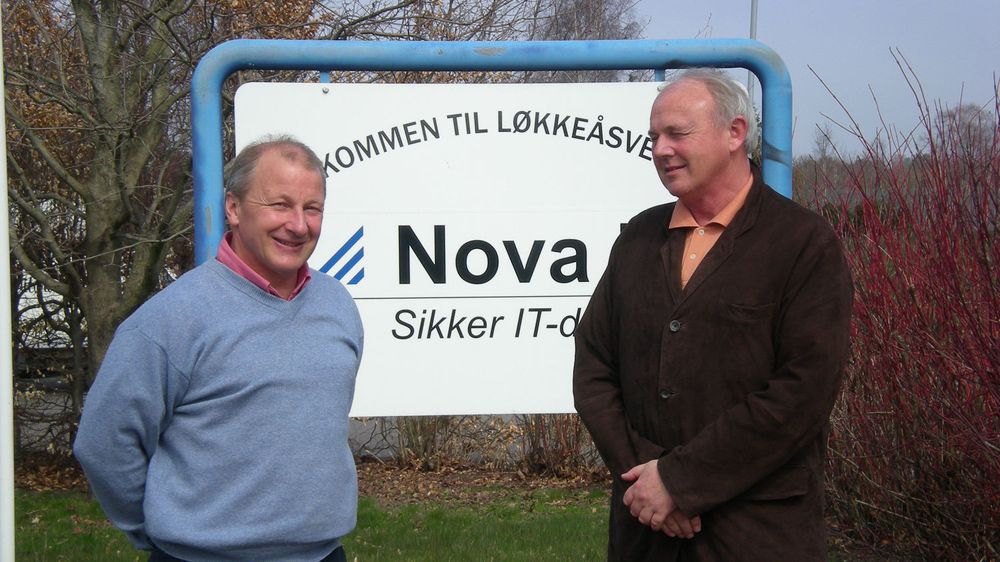 Dag Schøning-Olsen (tv) og Haakon Ulltveit-Moe i Nova IT holder til i landlige omgivelser på Nøtterøy.                               