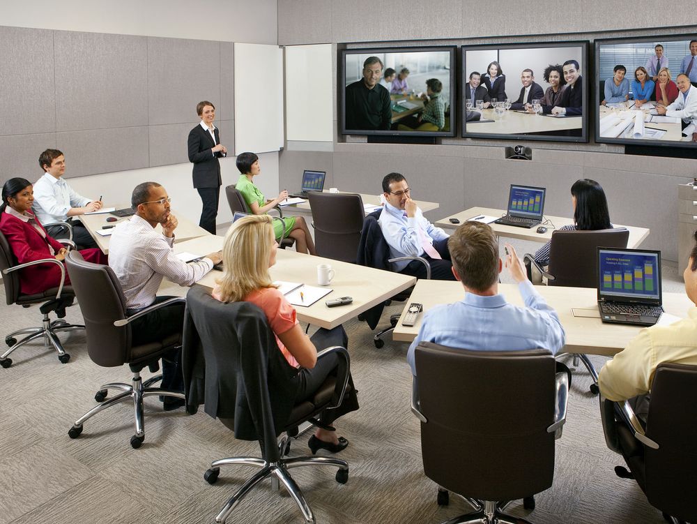 TIP er den eneste protokollen for samspill mellom videokonferanseutstyr for flere skjermer. Den er utviklet av Cisco, men ble i våres overlatt til et uavhengig konsortium som følge av EUs krav til Ciscos kjøp av Tandberg.