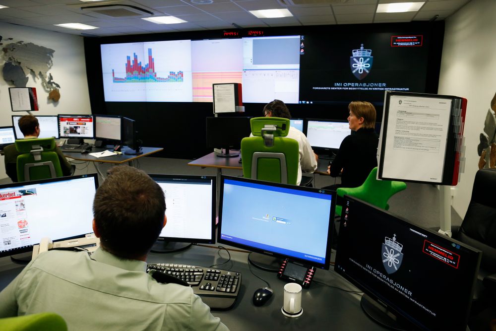Forsvarets alarmsentral under oppstartsmarkering av Cyberforsvaret i 2012. 