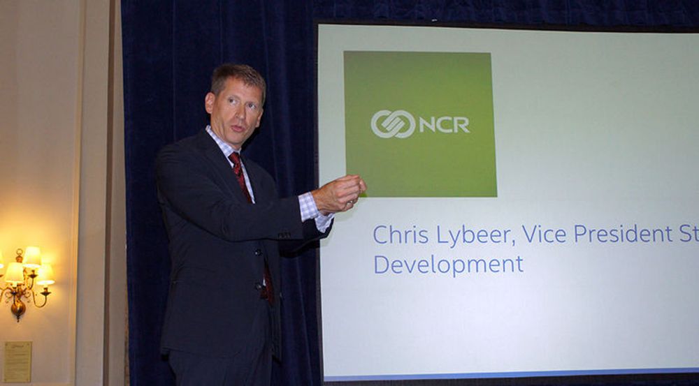 Terminalselskapet NCR, her ved Chris Lybeer, har vært tett involvert i utviklingen av teknologien.