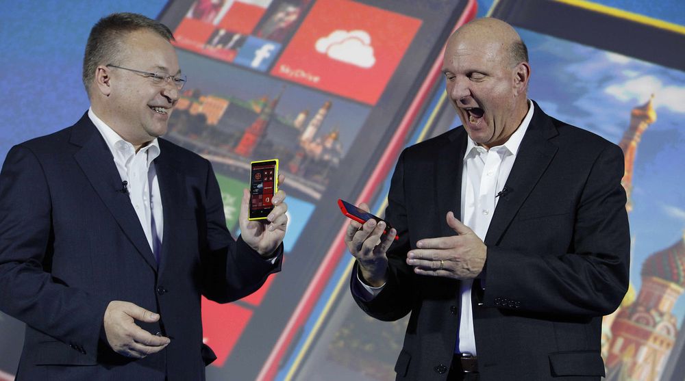 Stephen Elop (fra v.) var nødt til å foreta seg noe, men kjørte neppe Nokia i grøfta for at Microsoft kunne overta selskapet billig, mener teknologidirektør Per Buer i Varnish i dette leserinnlegget.