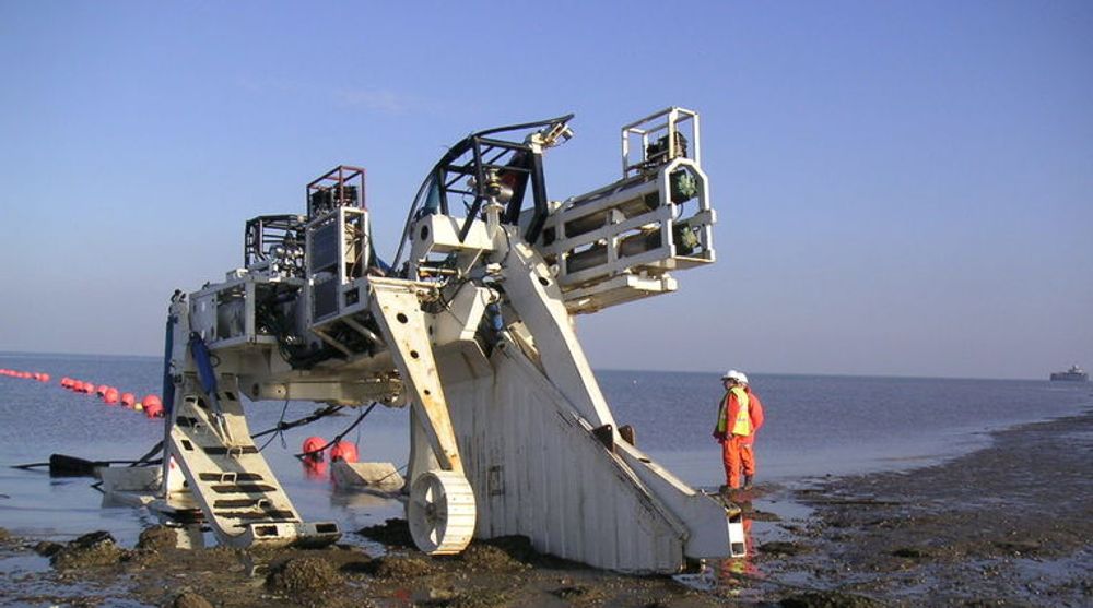 Fiberen som er lagt på havbunnen på norsk sokkel har fått kapasitet nok til ren kommersiell transport. 
