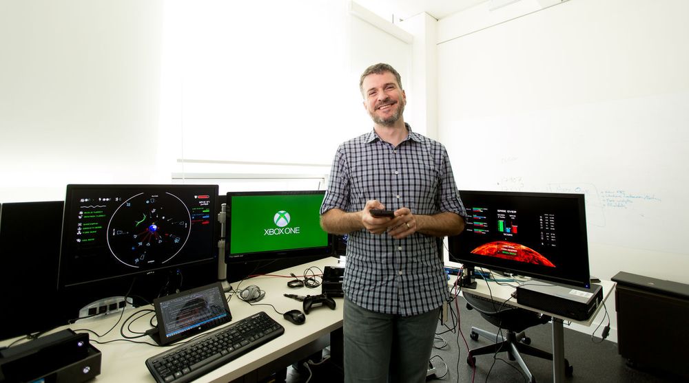 Appene finnes til mange plattformer. Her viser Stephane Morichere-Matte et spill til Xbox One.