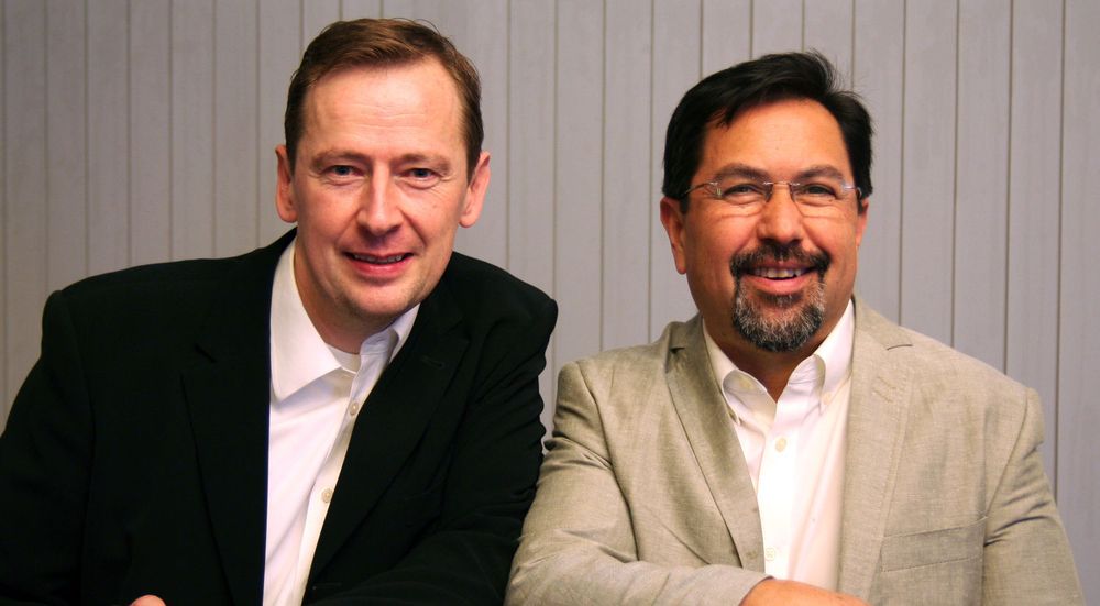 Styreleder i SBN,  Stein Ove Røv (tv), sammen med Carlos Solari (th) som i dag driver selskapet Solari Innovations og jobber med IT-sikkerhetsstrategi.