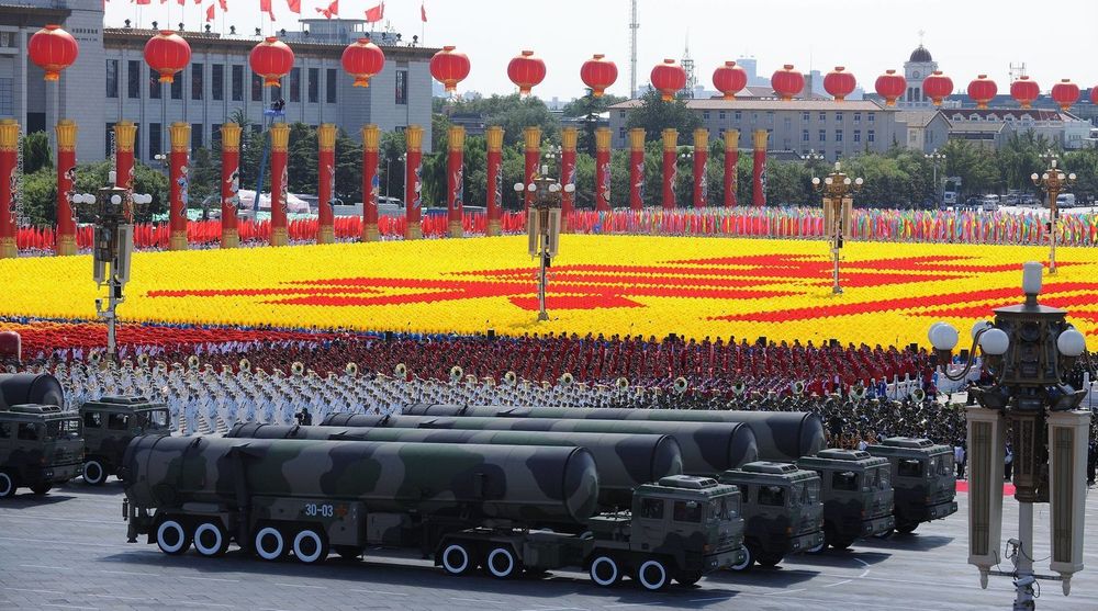 Kina viser fram atomraketter under en militærparade i Beijing som markerte Folkerepublikkens 60-årsdag i 2009.